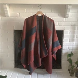 BB Dakota Color Block Poncho